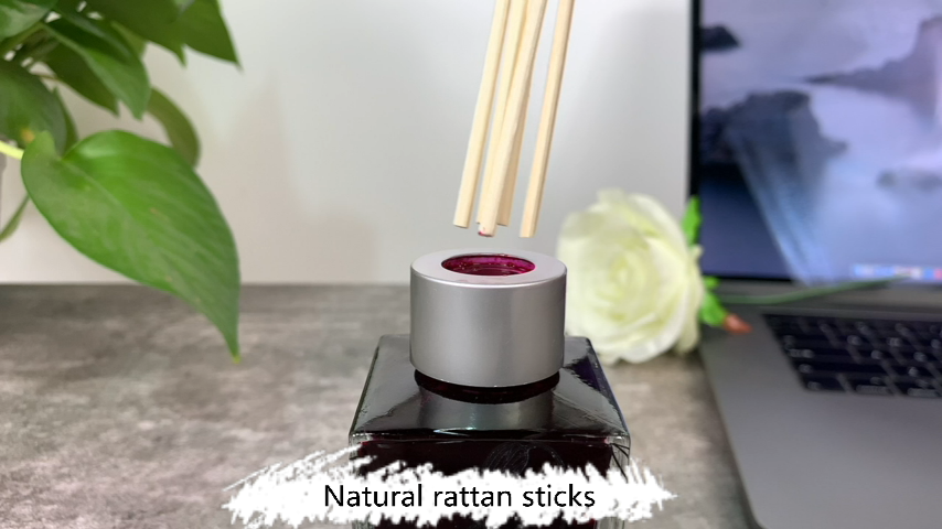 ¿El palo de caña de ratán de otro color reducirá la evaporación del perfume?